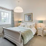 2 Bed In Oc-c31900