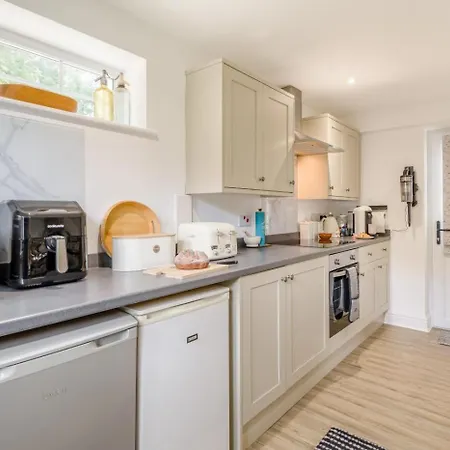 2 Bed In Oc-c31900 *