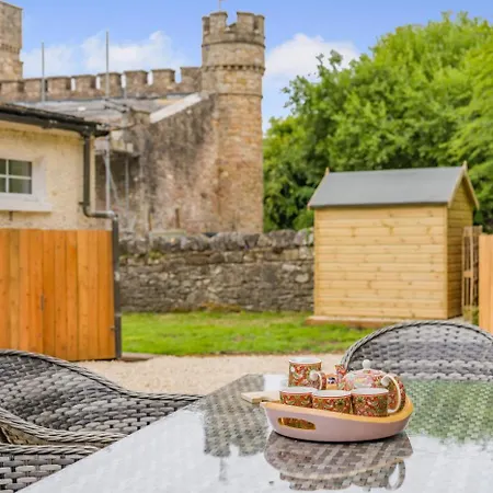 2 Bed In Oc-c31900 Vakantiehuis