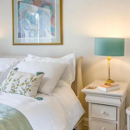 2 Bed In Oc-c31900 Vakantiehuis *