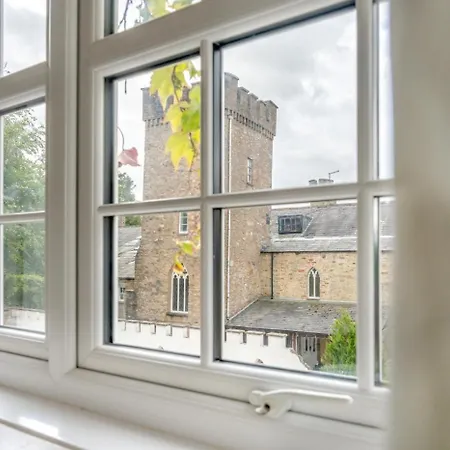 2 Bed In Oc-c31900 * Brough (Cumbria)